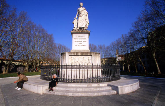 Statua di Pietro Leopoldo I di Lorena in Piazza Martiri della Libert